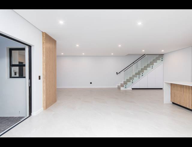 4 BEDROOM FREEHOLD FOR SALE IN SANDOWN